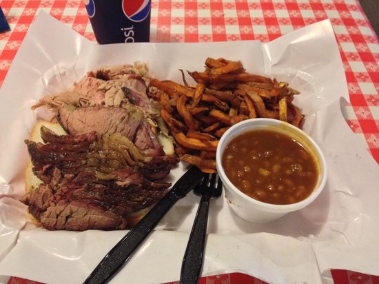Pappy's Smokehouse signature dishes Beef Brisket
Pulled Pork Sandwich
Burnt Ends